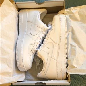 BRAND NEW NIKE AIR FORCE 1 white/white women’s 9
